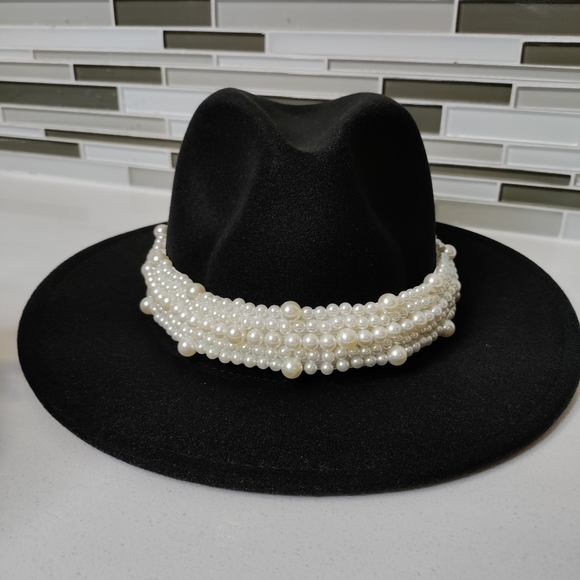 Pearl fedora main image 8